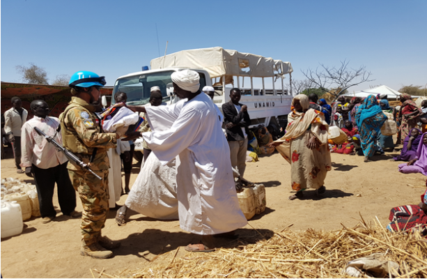TNI Bantu Korban Kebakaran di Darfur
